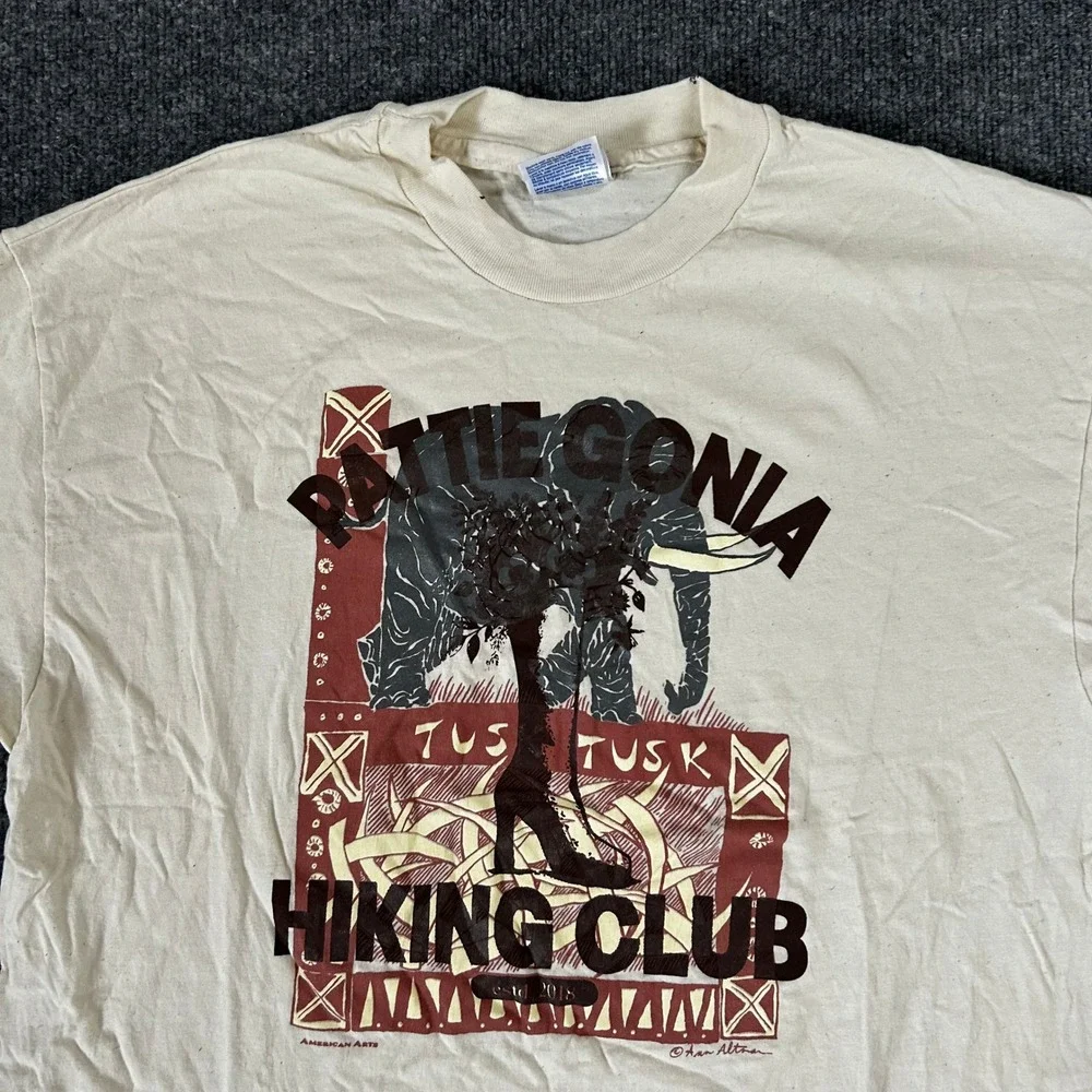 Hanes T-Shirt Mens XL Beige Pattiegonia Hiking Club Graphic Single Stitch - Picture 1 of 8
